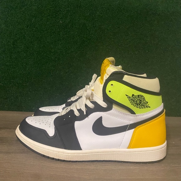 jordan 1 white black volt